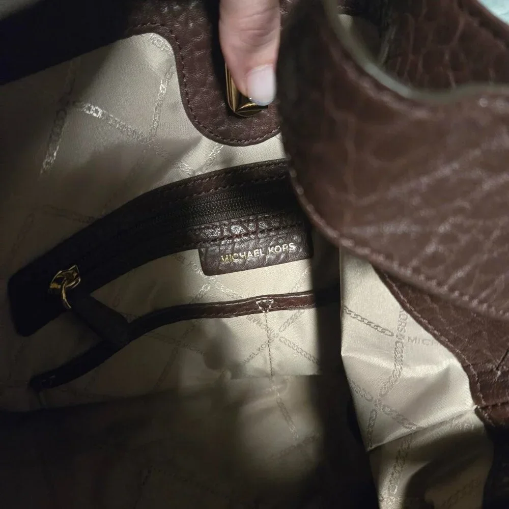 Michael Kors Uptown Astor Legacy Large Leather Shoulder Tote Bag - Picture 5 of 6